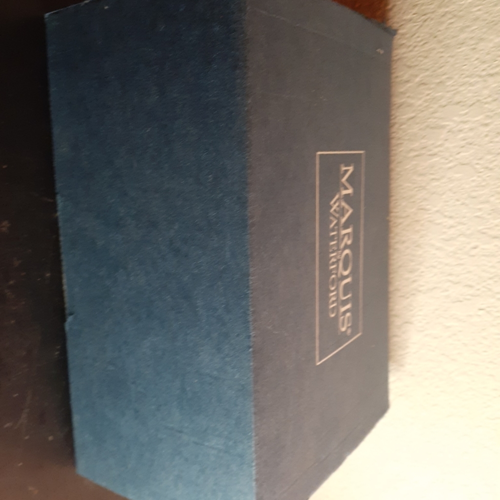 GORGEOUS NEW IN BOX Marquus Waterford Crystal Pair of Brookside Martini Glasses.